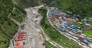 ल्हेन्दे खोलाको बाढीले मितेरी पुल बगाएपछि केरुङमा अलपत्र नेपालीलाई वैकल्पिक बाटोबाट फर्काइने