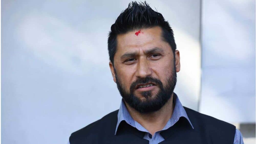 खुट्टामा चोटपछि रवि लामिछाने चितवन प्रस्थान, एम्बुलेन्समार्फत विमानस्थल पुर्‍याइयो