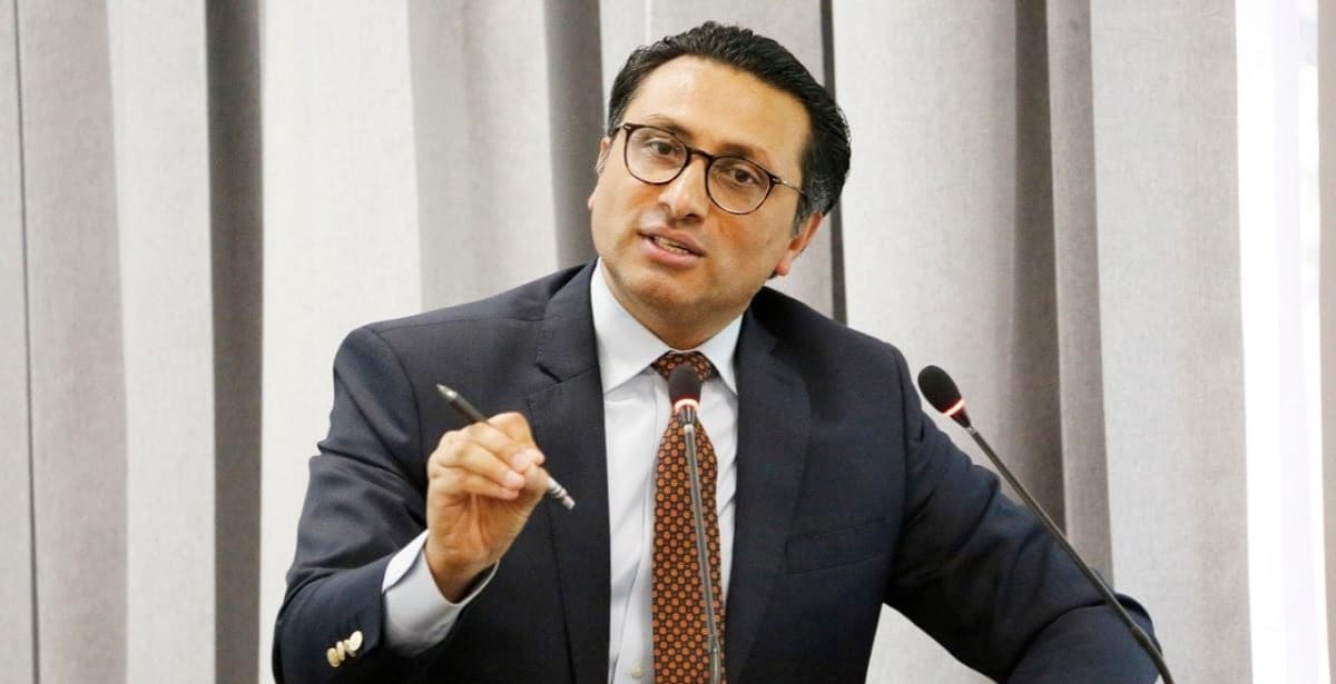 सांसदका रूपमा शासकीय सुधारमा इमानदार प्रयास गर्ने वचन स्वर्णिम वाग्लेको