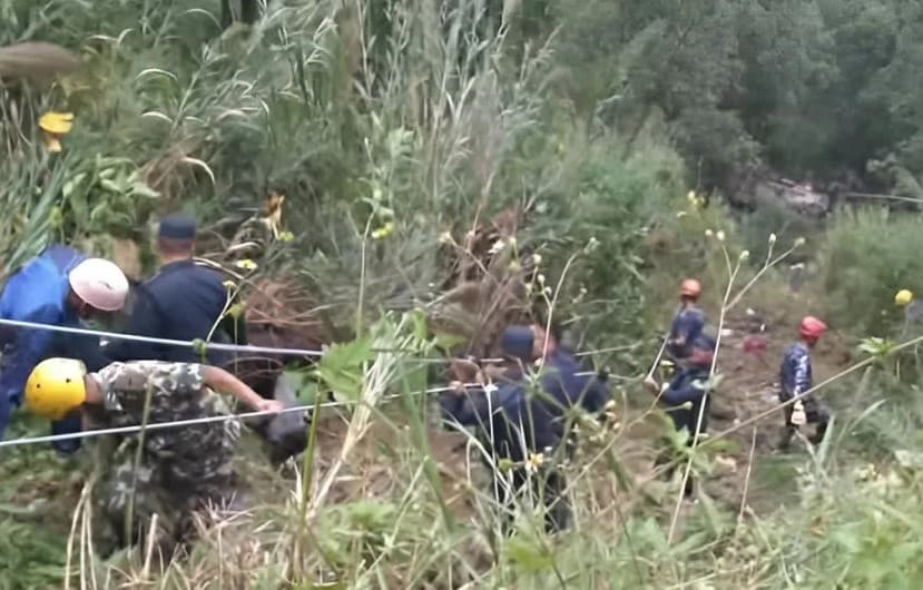 पोखरामा स्कुल बस दुर्घटनाः पाँच जनाको मृत्यु, १४ जना घाइते