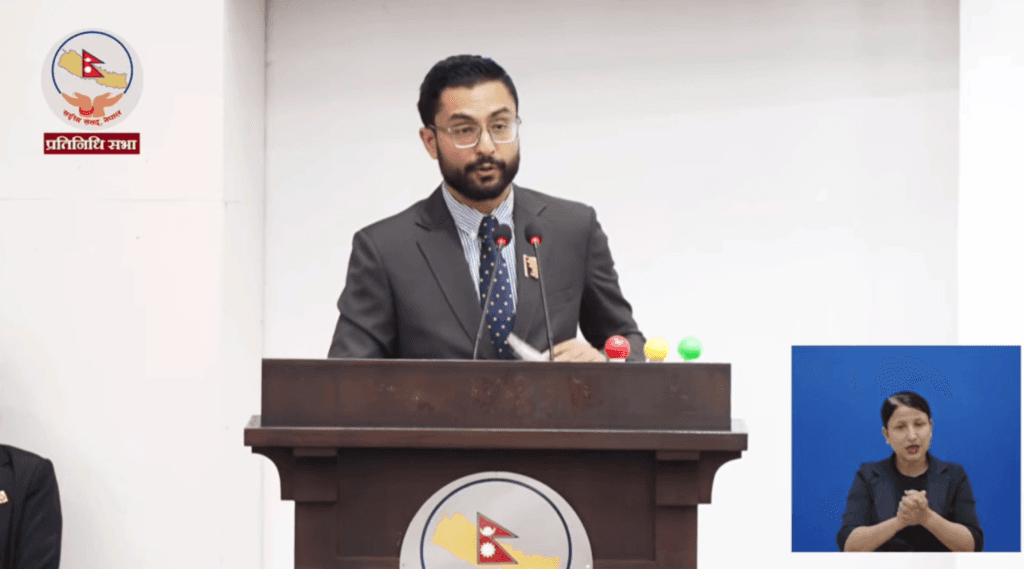 ‘सुशासनलाई नागरिकले प्रत्यक्ष अनुभूति गर्ने गरी काम गरिरहेका छौं’ : मन्त्री सस्मित पोखरेल