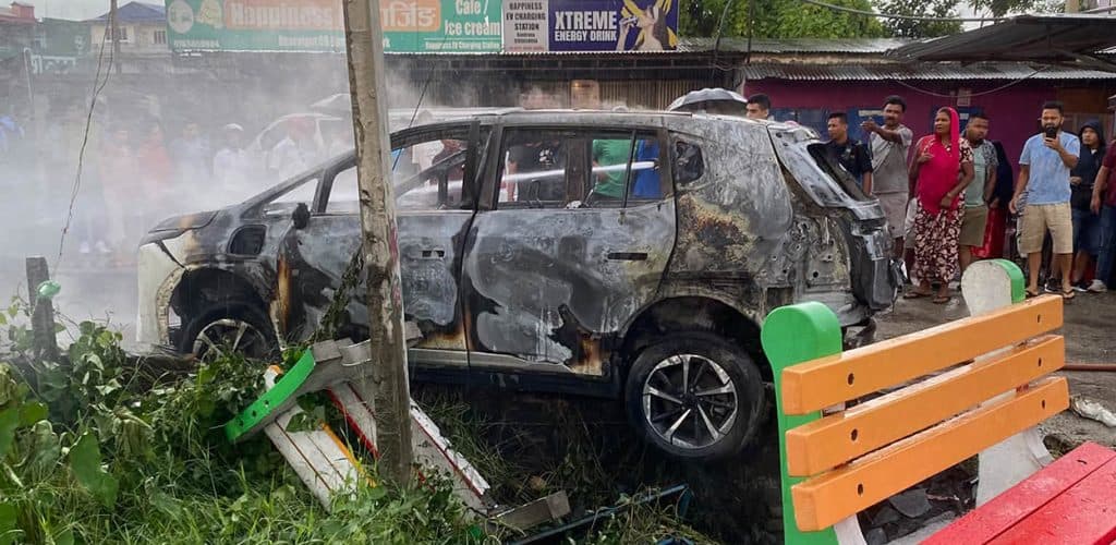 चितवनमा गुडिरहेको कारमा आगलागी, एकजनाको मृत्यु