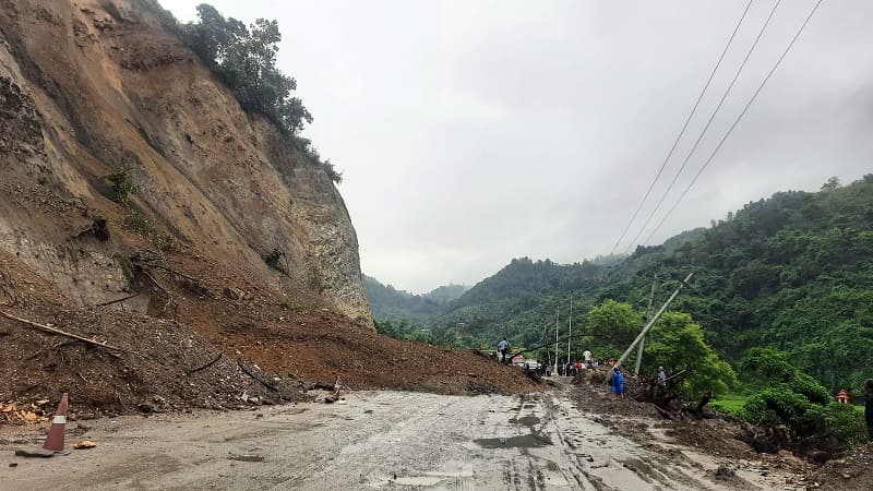 मनसुनजन्य विपदबाट देशका विभिन्न राजमार्ग अवरुद्ध