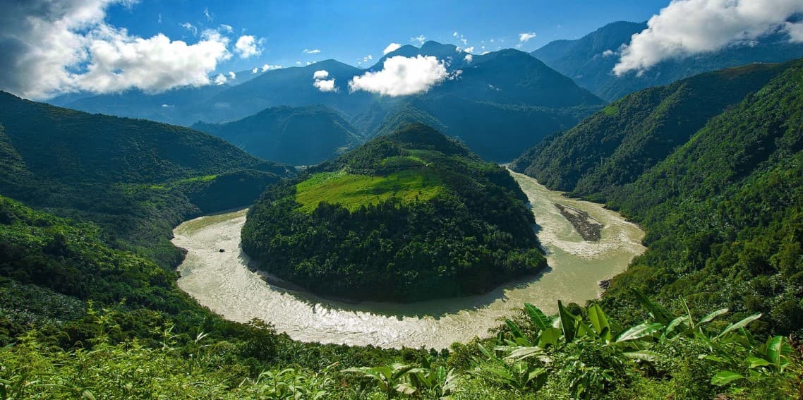 चीनले यार्लुङ जाङ्बो नदीमा विश्वकै सबैभन्दा ठूलो जलविद्युत् परियोजनाको शिलान्यास गर्यो