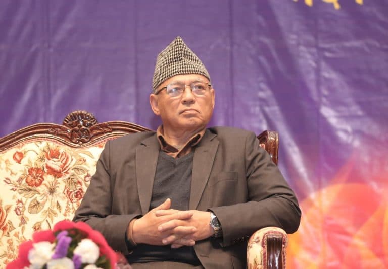 एमाले संसदीय दलको नेतृत्वमा प्रतिस्पर्धा: युवा नेताहरूले ‘बादल’लाई उम्मेदवारी फिर्ता लिन आग्रह